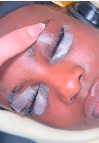 Volume/ light volume lashes