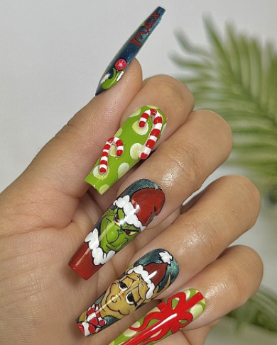 Full set with tips and Custom design (Nail art)